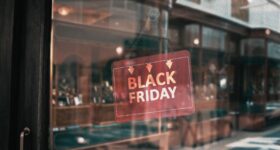 Bald steht der Black Friday wieder an: Die spannende Geschichte hinter dem größten Shopping-Tag der USA